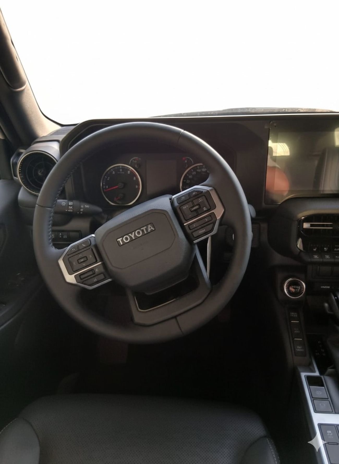 تويوتا برادو 2.4L PETROL TURBO ENGINE, 4 CYLINDER INLINE TYPE,16 VALVE DOHC