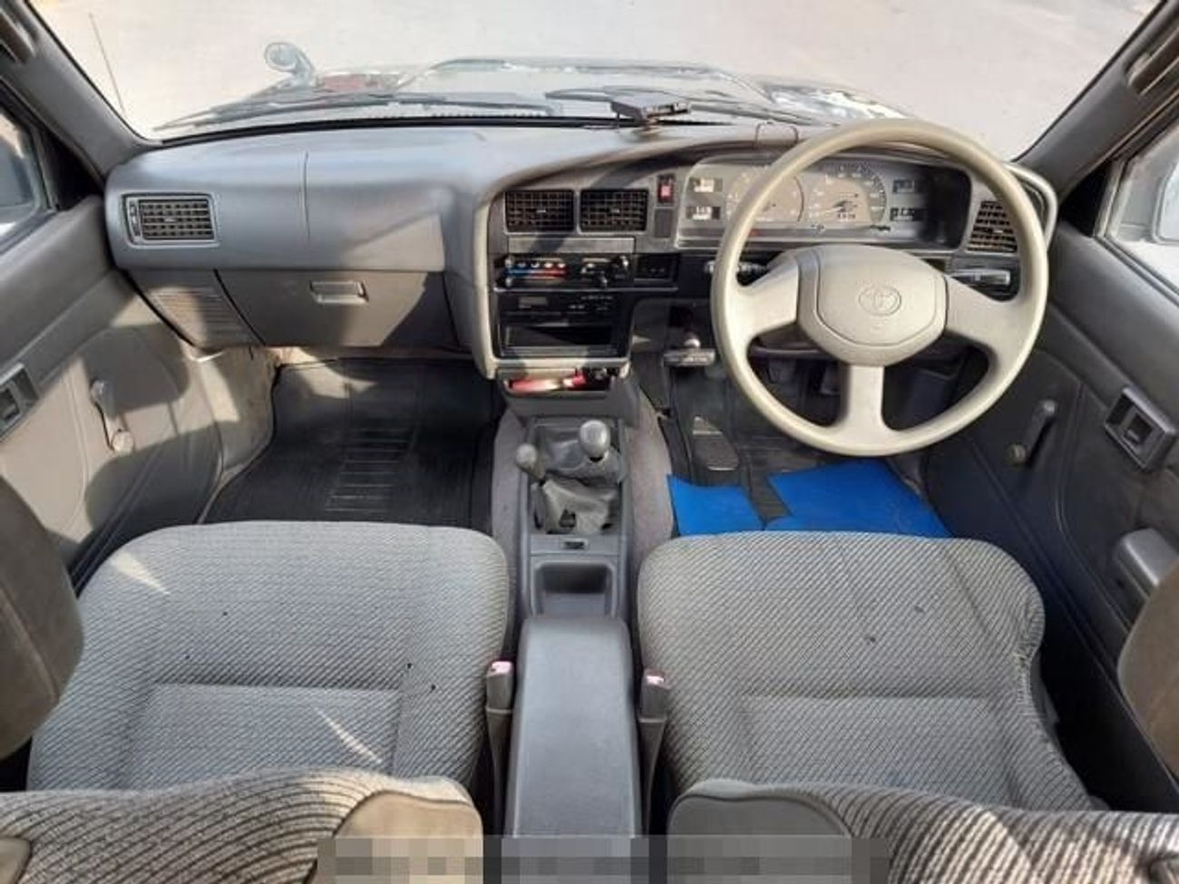 تويوتا هيلوكس TOYOTA HILUX PICK UP RIGHT HAND DRIVE(PM25482)