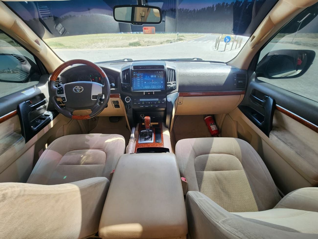 Toyota Land Cruiser GXR V8