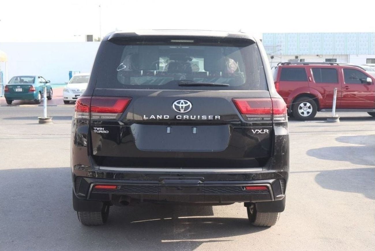 تويوتا لاند كروزر 3.5L VXR, PETROL, 4WD, SUNROOF, ELECTRIC SEAT, LEATHER SEAT, FULL OPTION, MODEL 2024 FOR EXPORT ONLY