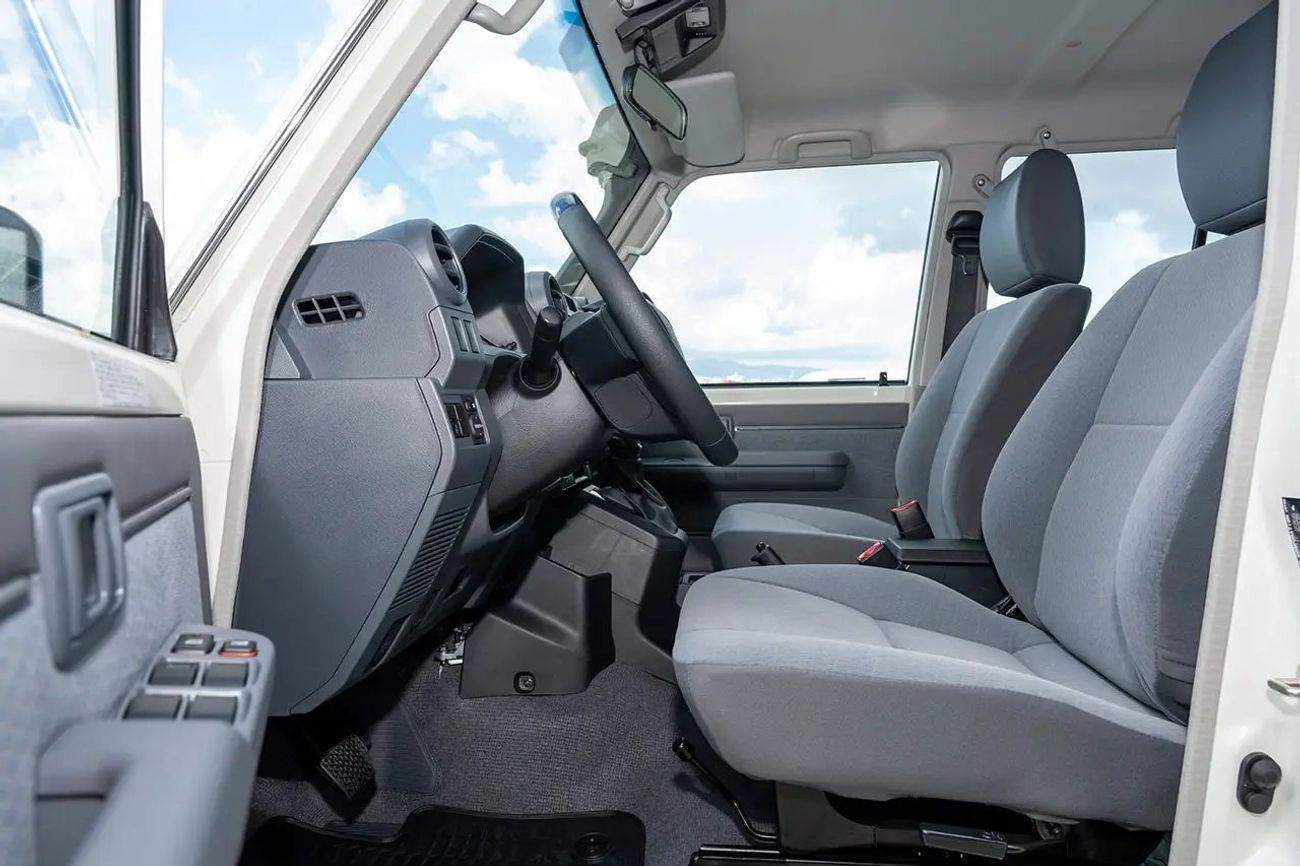 تويوتا لاند كروزر 70 LC76 2.8L AT V4 DIESEL 2025