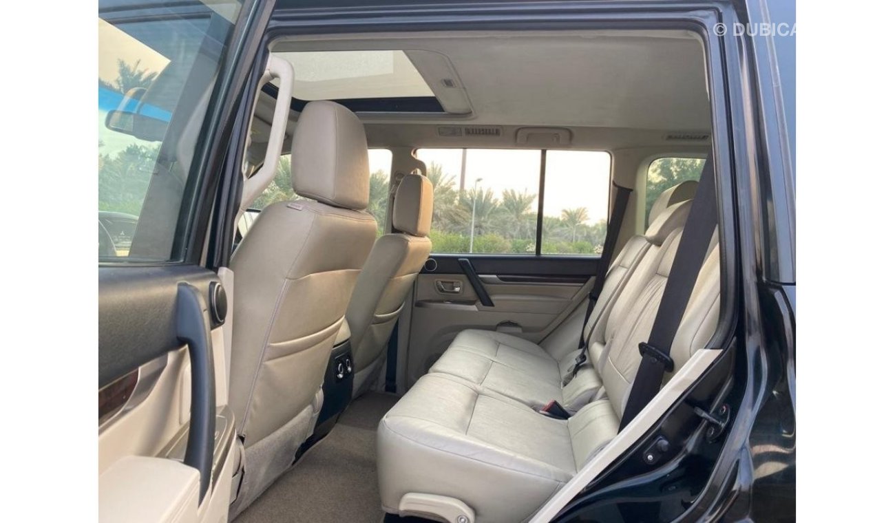 Mitsubishi Pajero Mitsubishi Pajero GLS 2017 GCC V6 Perfect Condition - Accident Free