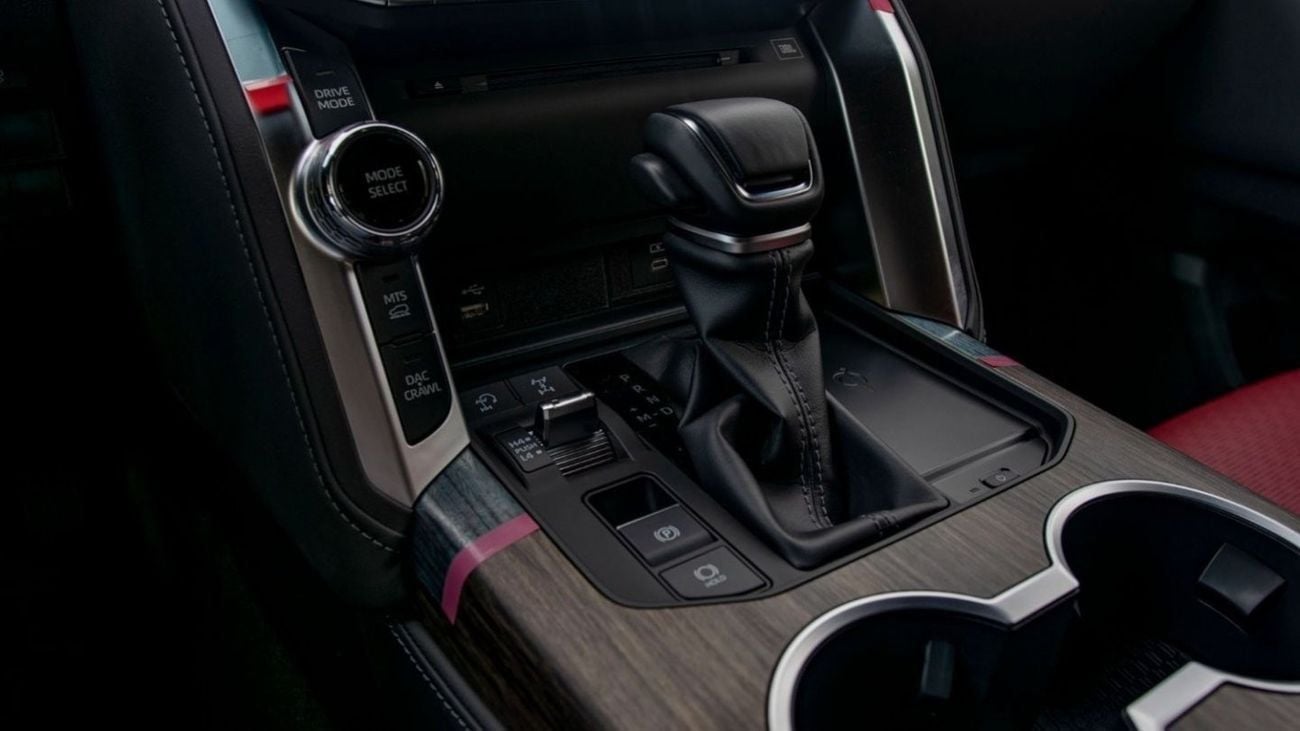 تويوتا لاند كروزر (LHD) TOYOTA LAND CRUISER LC300 VXR 3.5P AT MY2025 – WHITE