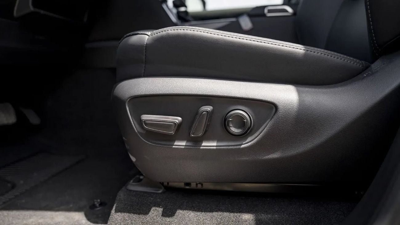 تويوتا لاند كروزر GR-S