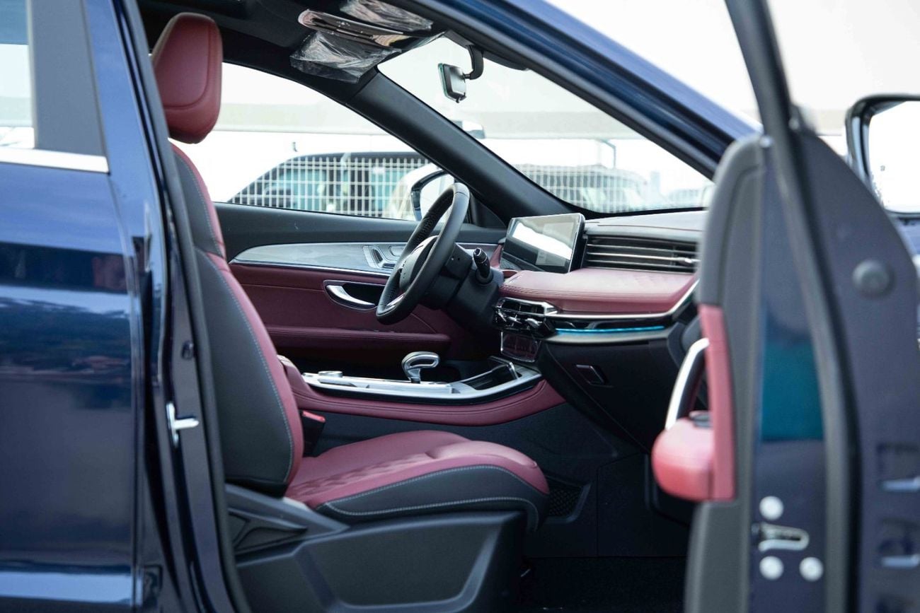 جيتور X70 2023 جيتور X70 بلس يونجزي SUV 1.5 - أزرق من الداخل أحمر