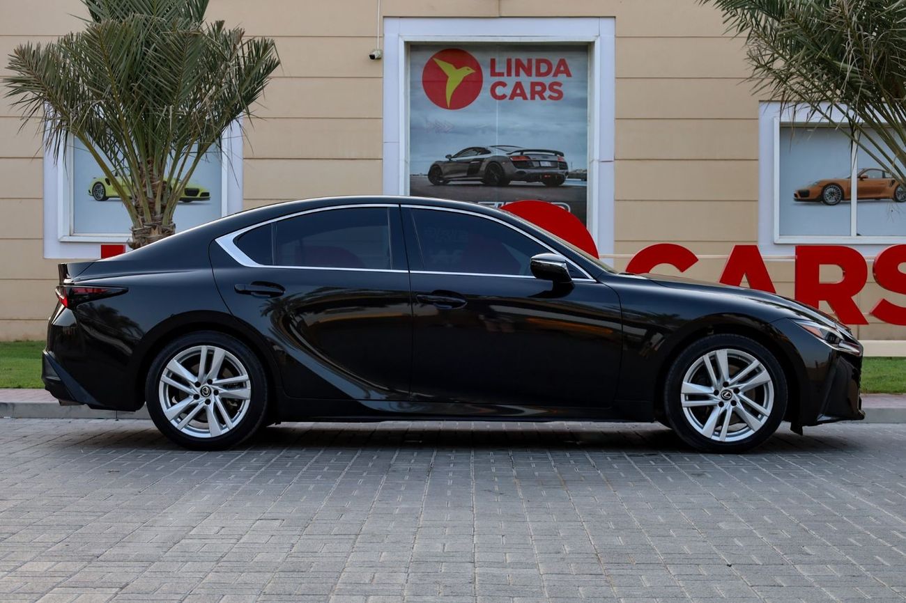 Lexus IS300 Premier Lexus IS300 2021 GCC under Warranty with Flexible Down-Payment.
