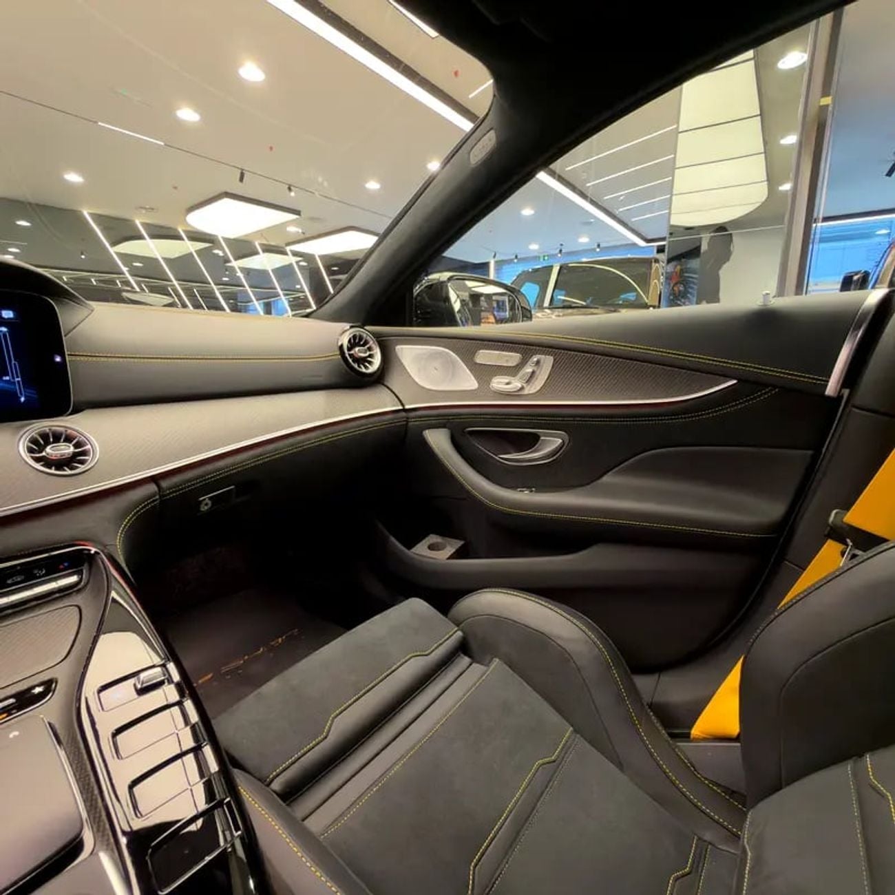 مرسيدس بنز GT 63 S GT S E PERFORMANCE