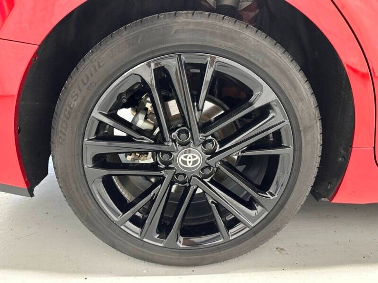 تويوتا كامري XLE 2.5L Hybrid