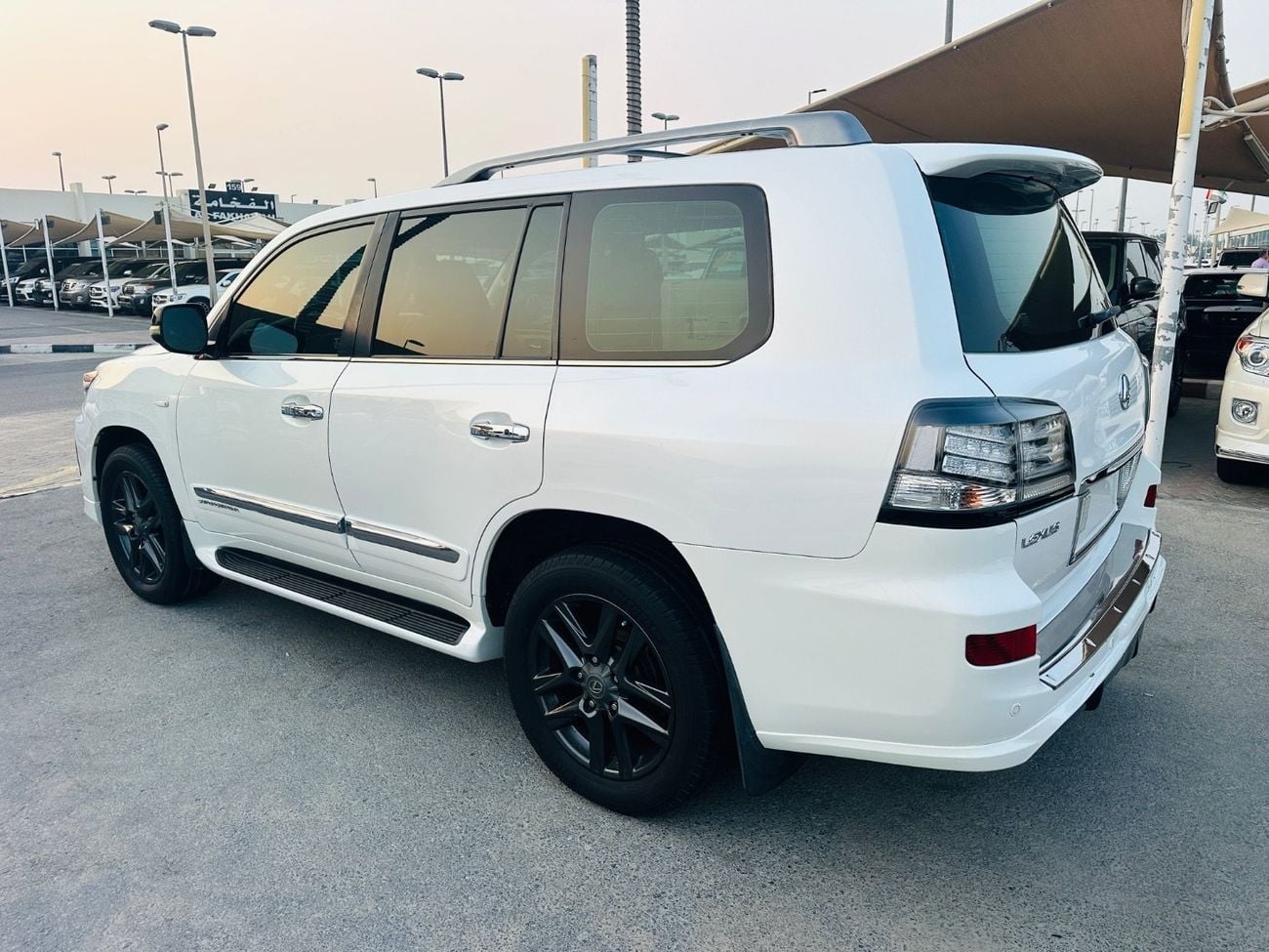 Lexus LX570 NAVIGATION SPORT
