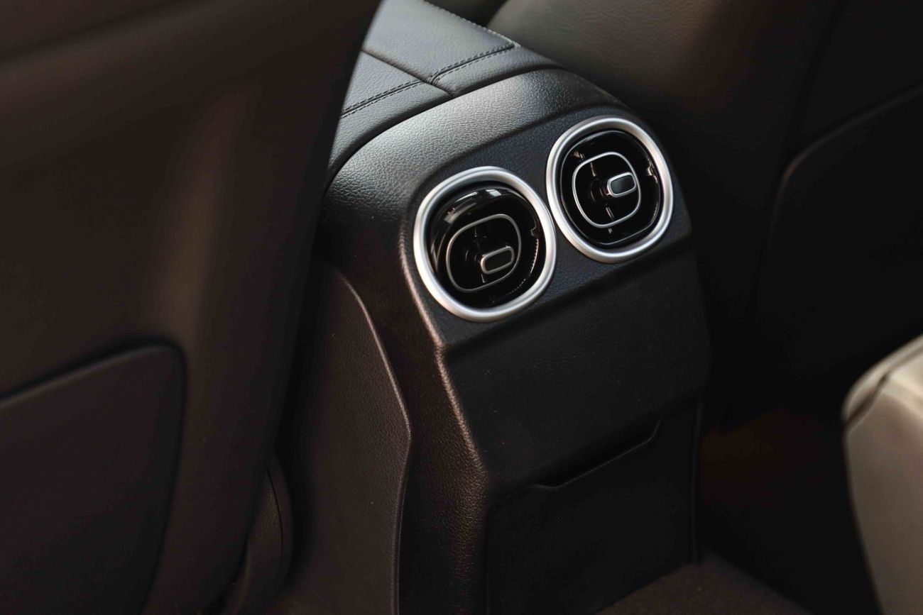 مرسيدس بنز C 200 2025 MERCEDES BENZ C200 L SPORT 1.5 Hybrid - WHITE inside BLACK | Export Only