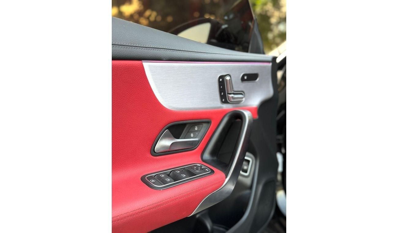 مرسيدس بنز CLA 250 Premium + 2.0L