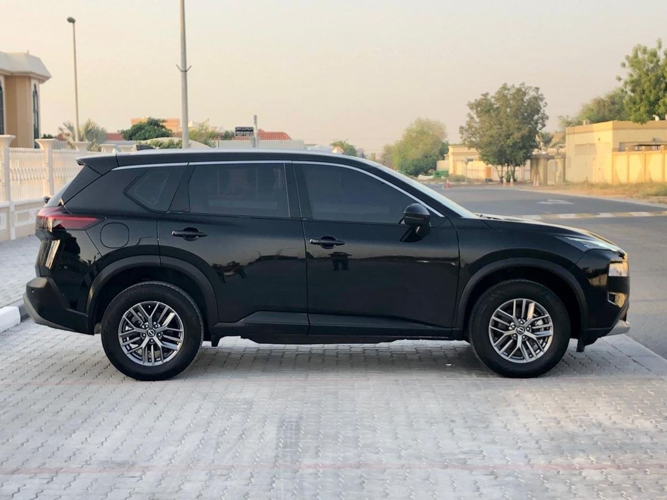نيسان إكس تريل NISSAN XTRAIL 2.5L  7 SEATER 2023 GCC Spices