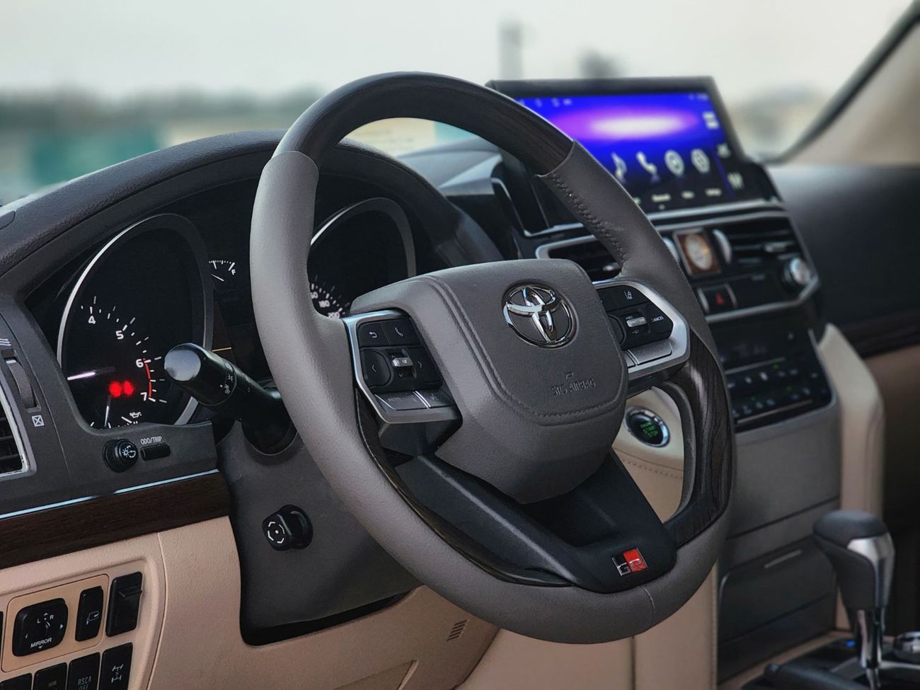 Toyota Land Cruiser VX.R V8  5.7  upgrade 2024