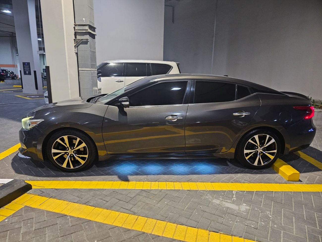 Nissan Maxima SR Midnight 3.5L Nissan maxima platinum