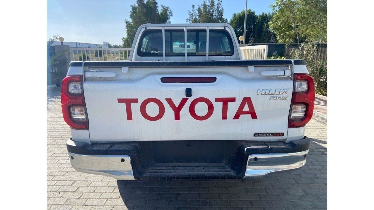 تويوتا هيلوكس DC DIESEL 2.4L 4x4 6AT FOR EXPORT