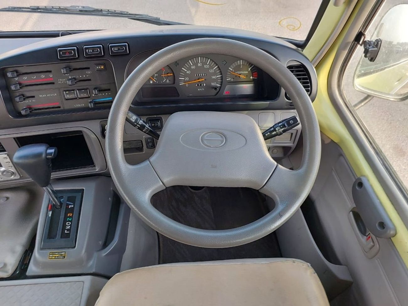 تويوتا كوستر TOYOTA COASTER BUS RHD 2007 MODEL 4.0 L DIESEL AUTOMATIC(PM02577)