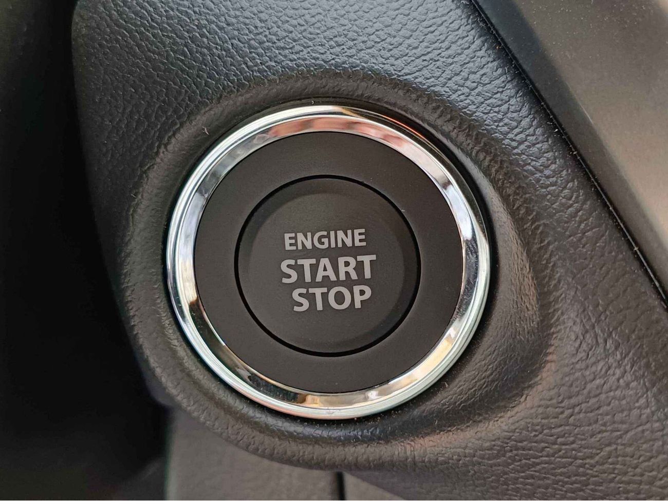 Suzuki Grand Vitara GLX / HYBRID / DOUBLE TONE / 1.5L V4 /  "9" DISPLAY / HEADUP DISPLAY / PANORAMIC (CODE # GVHB4X4F)