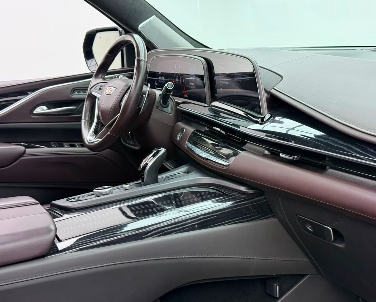 كاديلاك إسكالاد V SERIES 2023 Cadillac Escalade V, 2027 Cadillac Warranty, 2028 Cadillac Service Pack, Pilot Seats, GCC