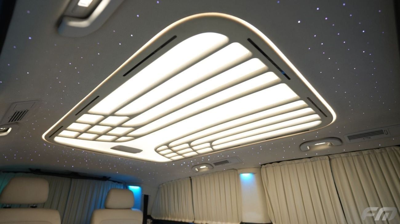 مرسيدس بنز V 300 Mercedes‑Benz V300 VIP Business Van –  Full Luxury Option | Brand New | GCC |2025