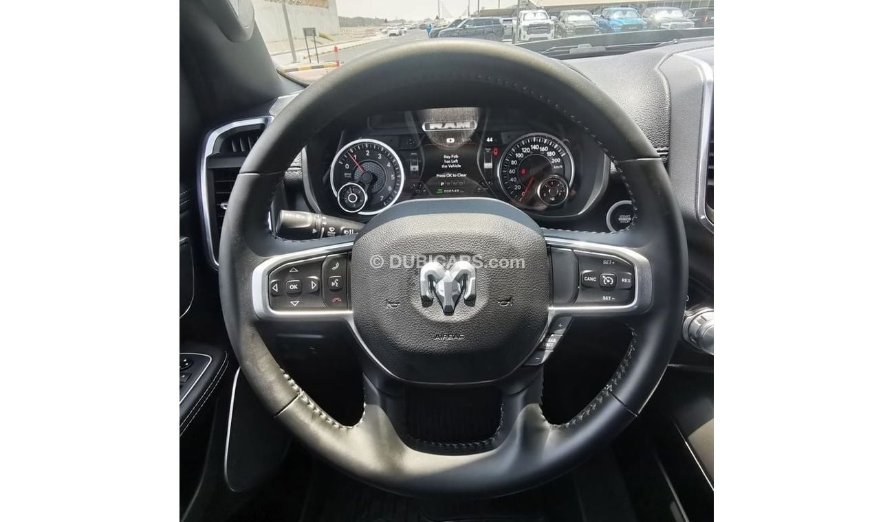 RAM 1500 Dodge RAM Laramie - 2022 - Grey