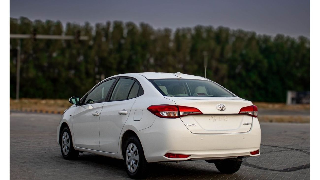 تويوتا يارس سيارة تويوتا ياريس SE (XP130) 2021، سيدان بأربعة أبواب، محرك بنزين 4 سلندر سعة 1.5 لتر، ناقل حركة أو