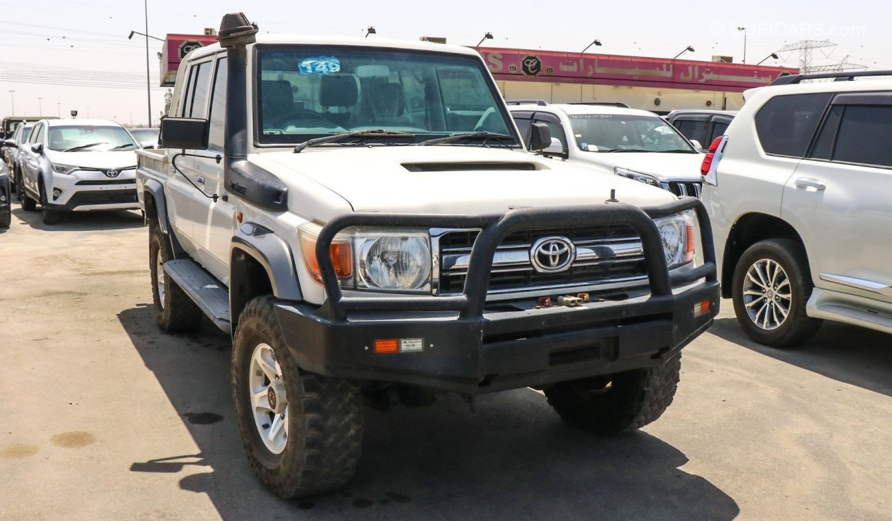 Toyota Land Cruiser Pick Up right hand drive V8 diesel manual low kms dual cab