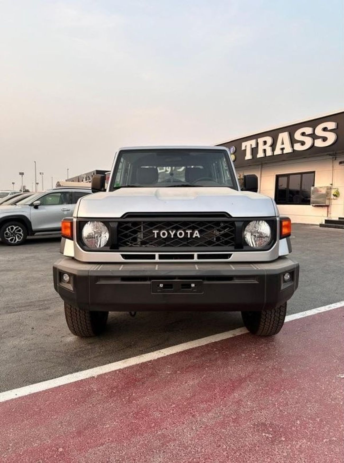 Toyota Land Cruiser Pick Up 4.0 L automatic with  dif lock