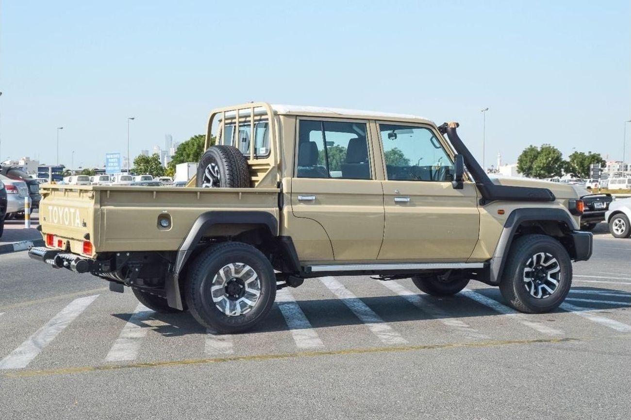 تويوتا لاند كروزر بيك آب TOYOTA LAND CRUISER 79 4.0L AT DC 4WD PICKUP 2025