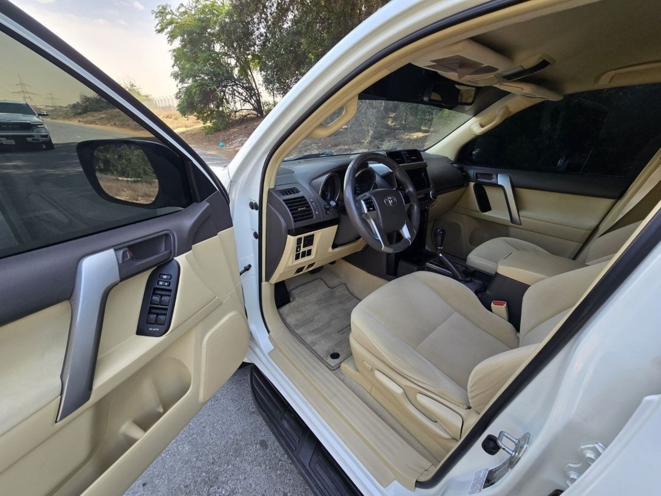 Toyota Prado GXR 2.7L (160 HP) 4WD TOYOTA PRADO GXR 2017 GCC GOOD CONDITION IN SIDE OUT SIDE