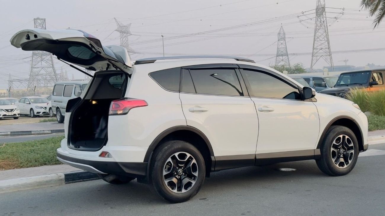 Toyota RAV4 PREMIUM WHITE LEATHER SEATS | 2.0L PETROL ENGINE | SUNROOF | REAR VIEW CAMERA