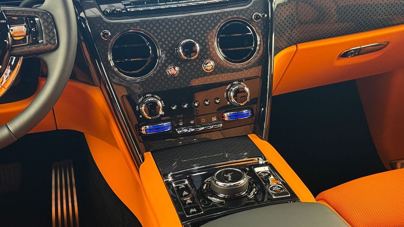 Rolls-Royce Cullinan Rolls-Royce Cullinan Black Badge – 2025