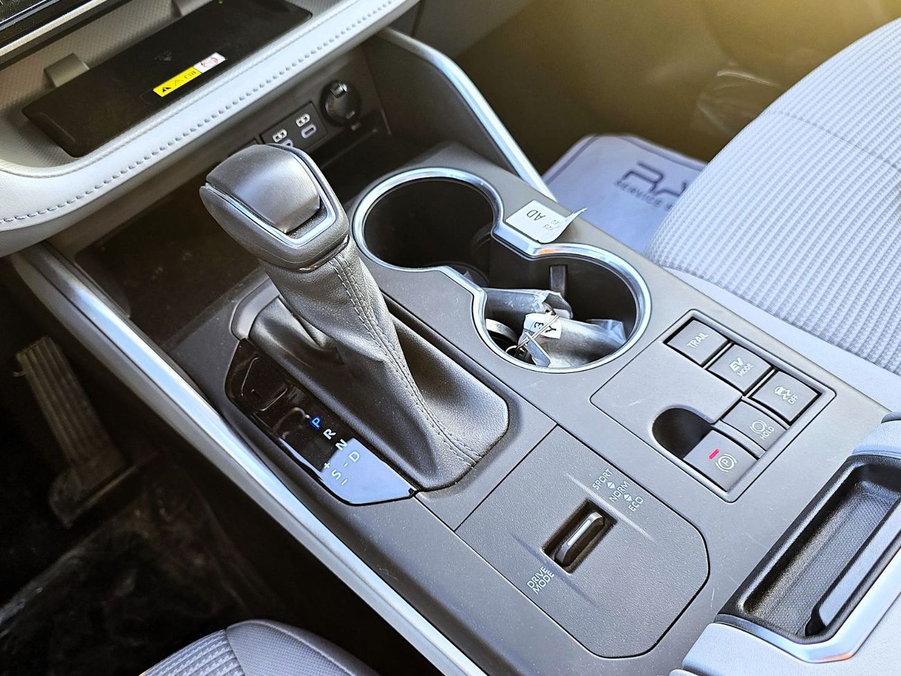 تويوتا هايلاندر NEW Highlander GLE 2.5L Hybrid 2023, 4WD, SUV, grey color