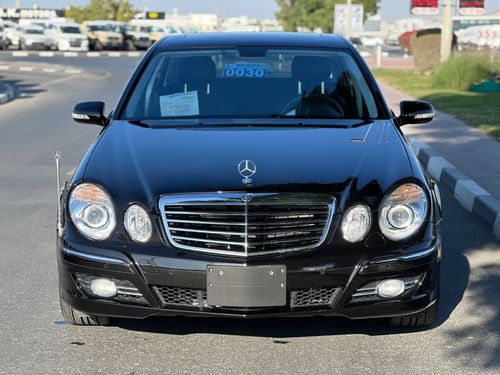 Mercedes-Benz E 350 Clean title car 5 grade japan import