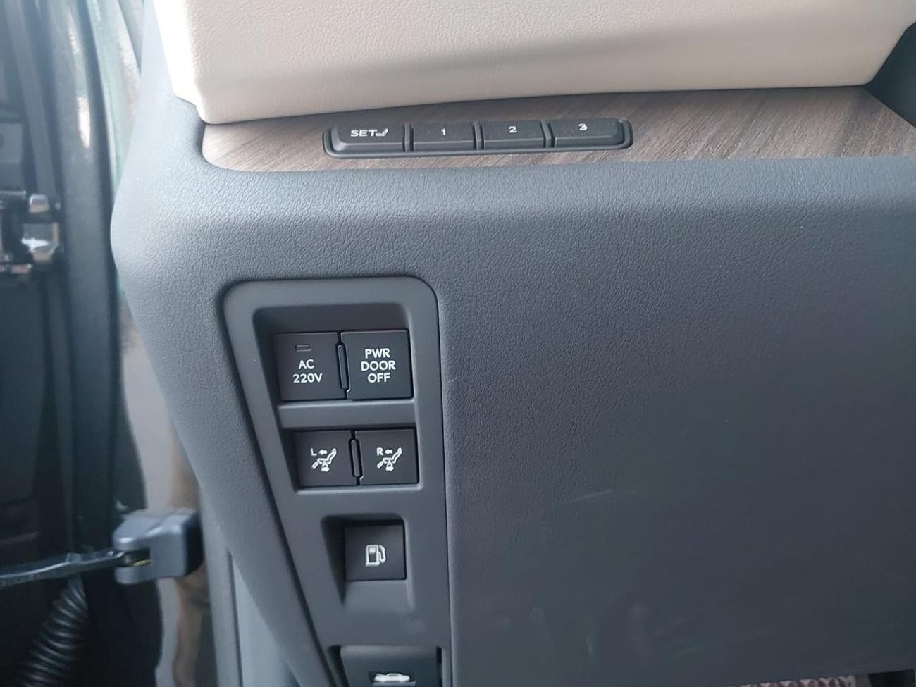 Lexus LM 350h Ready stock in dubai