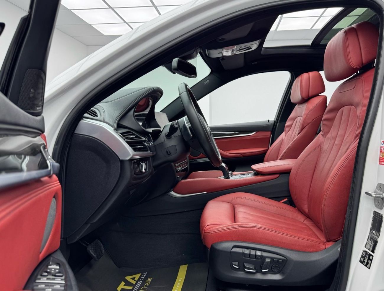 BMW X6 35i M Sport 3.0L 2018 BMW X6 xDrive35i M-Kit, Warranty, Service History, Excellent Condition, GCC