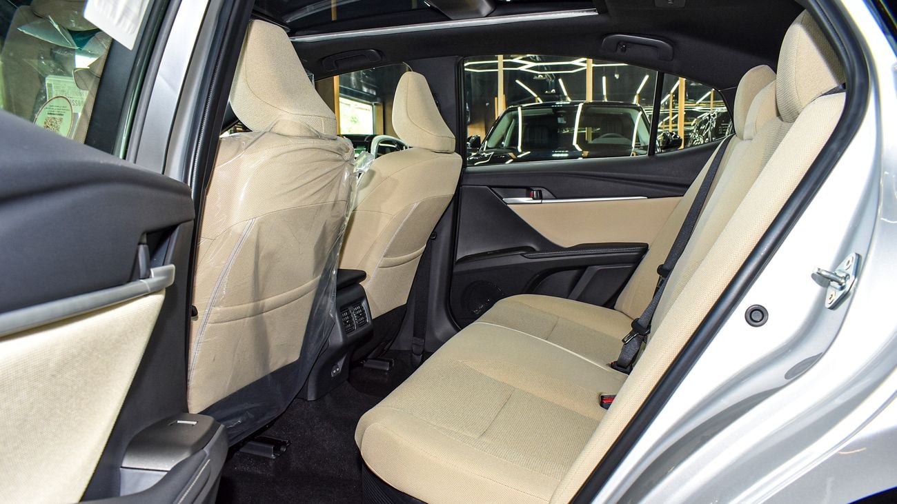 Toyota Camry LE  HEV 2.5L Hybrid