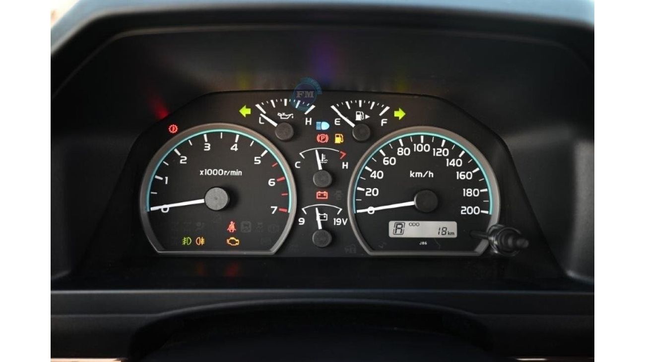 Toyota Land Cruiser 70 DLX