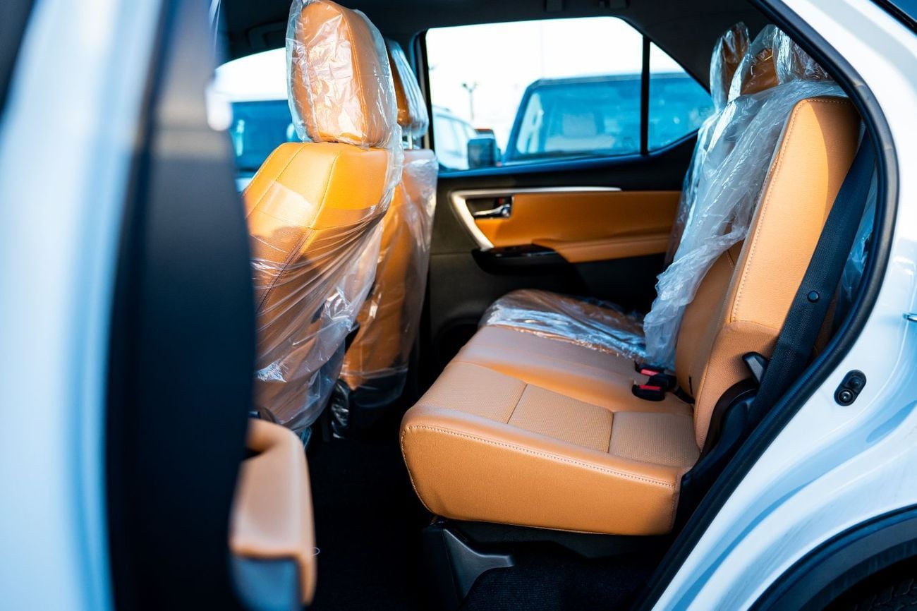 تويوتا فورتونر Toyota Fortuner 4.0L SUV 4WD 2025