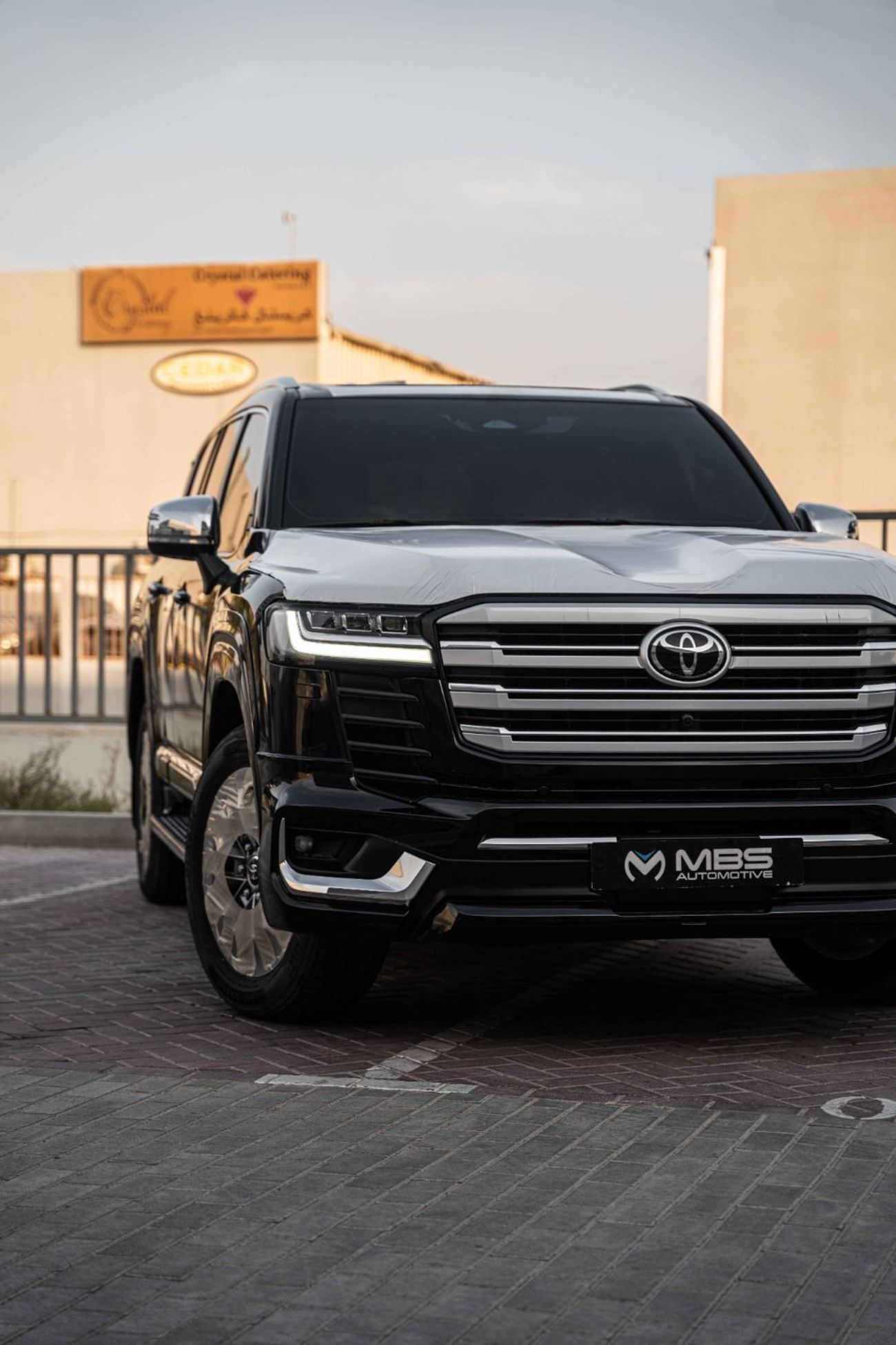 Toyota Land Cruiser 3.3L DIESEL VXR FULL OPTION WITH VIP MBS AUTOBIOGRAPHY 4 SEATER + MASSAGE FUNCTION AND ROOF STAR LIG