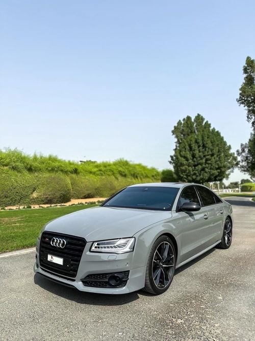 Audi S8 Plus