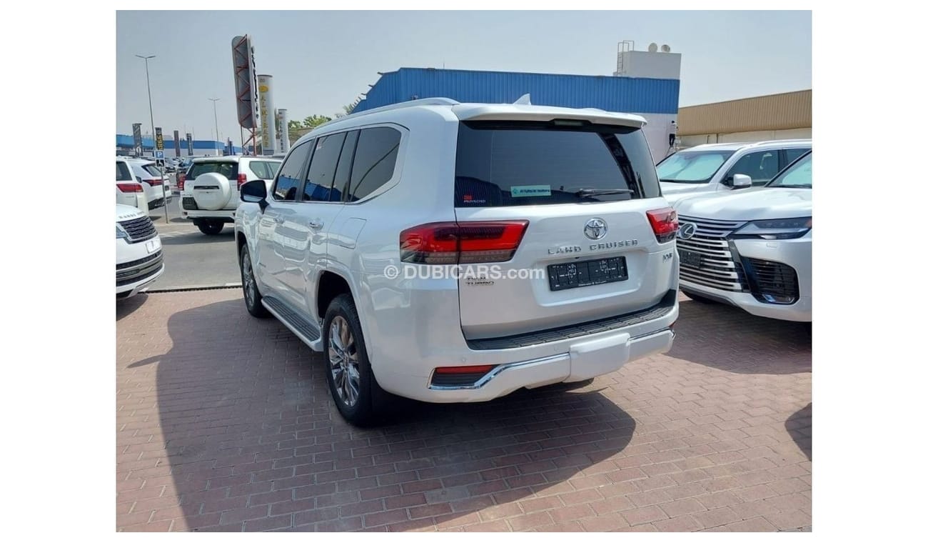 Toyota Land Cruiser VXR 3.5 TWINTURBO Al-Futtaim 4 Year warranty