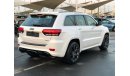 Jeep Grand Cherokee Jeep SRT model 2015 GCC car prefect condition full option low mileage excellent sound system navigat