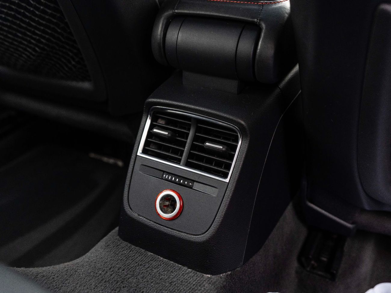 Audi RS3 TFSI quattro 2.5L (362 HP) Hatchback