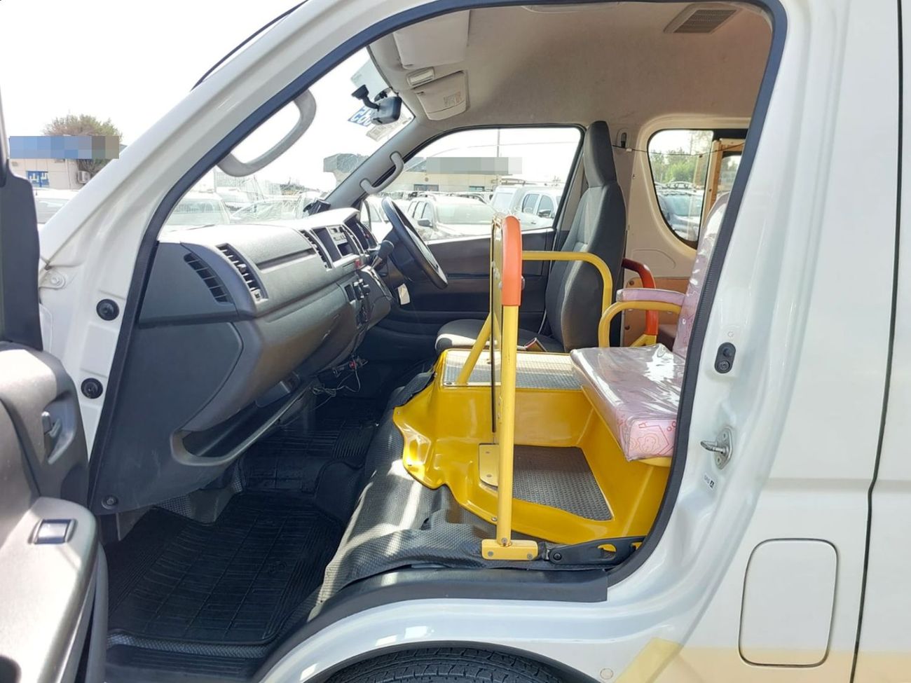 تويوتا هاياس TOYOTA HIACE VAN RHD 2015 MODEL 2.7L PETROL AUTOMATIC(PM55169)