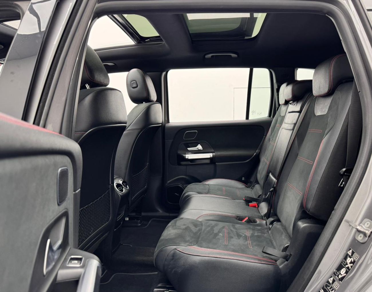 Mercedes-Benz EQB 350 2023 Mercedes-Benz EQB 350 4Matic, 2028 Mercedes Warranty and Service Pack, GCC