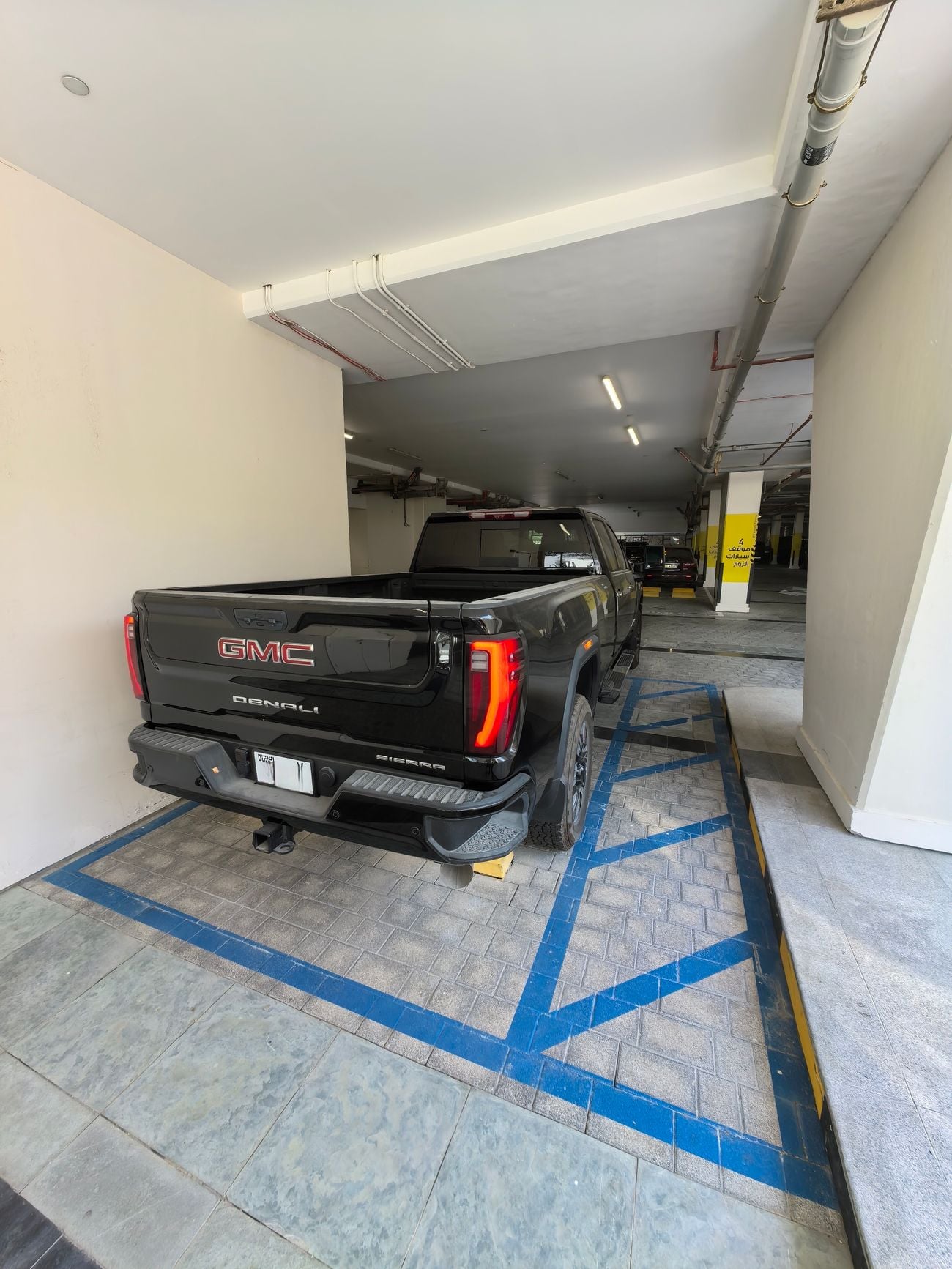 جي أم سي سييرا 2500 HD Denali crew cab long wheel base duramx 6.6 diseal