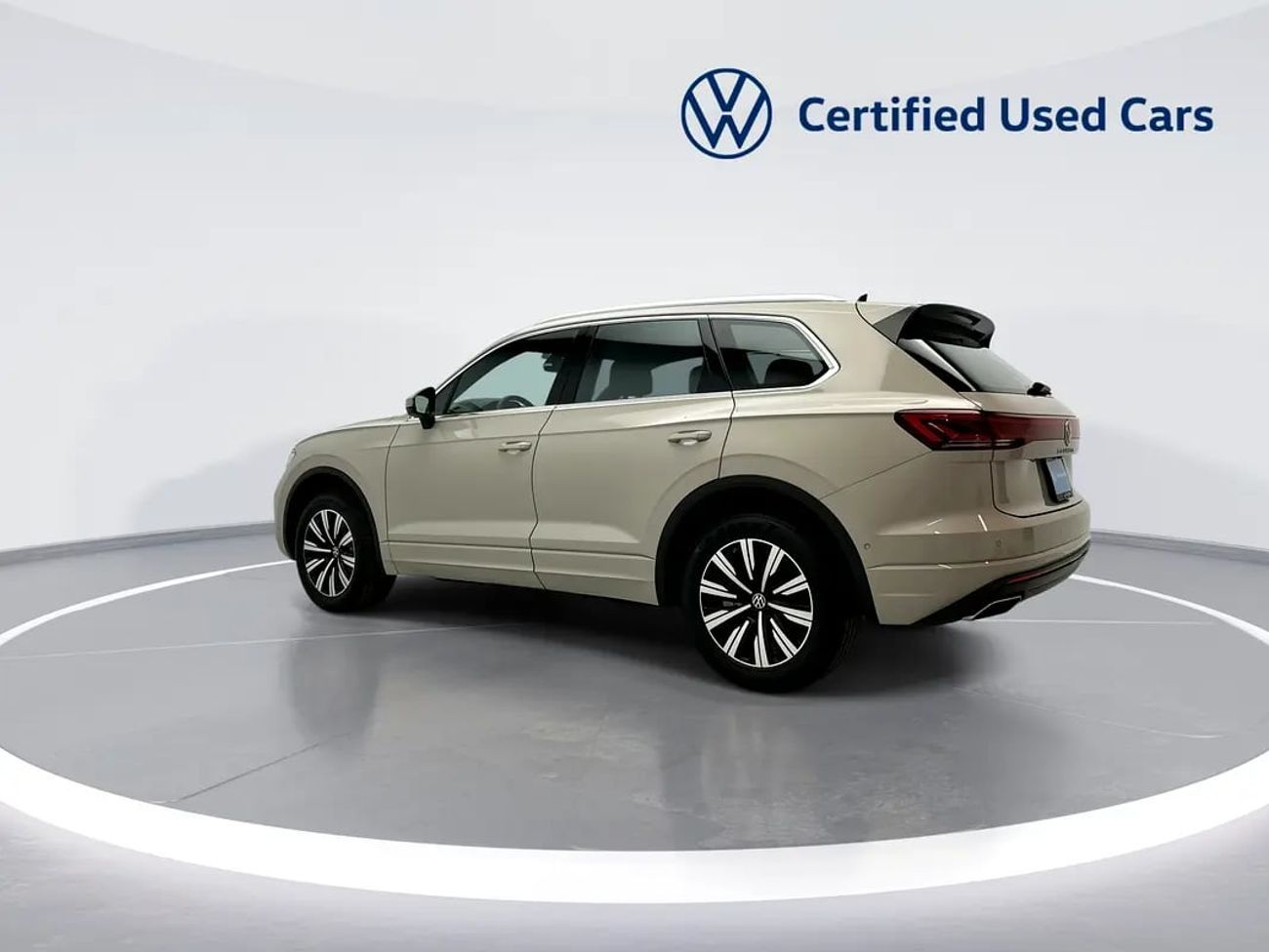 فولكس واجن طوارق Elegance 2 3.0L Elegance (Ref#00479) / 39,100 AED SAVINGS from New Car
