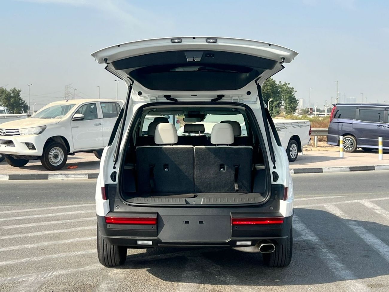 هيونداي سانتا في 2025 Hyundai Santa Fe New Shape 2.5L V4 - SEL Premium - Leather seat - Auto Trunk - 7 Seater - 12000