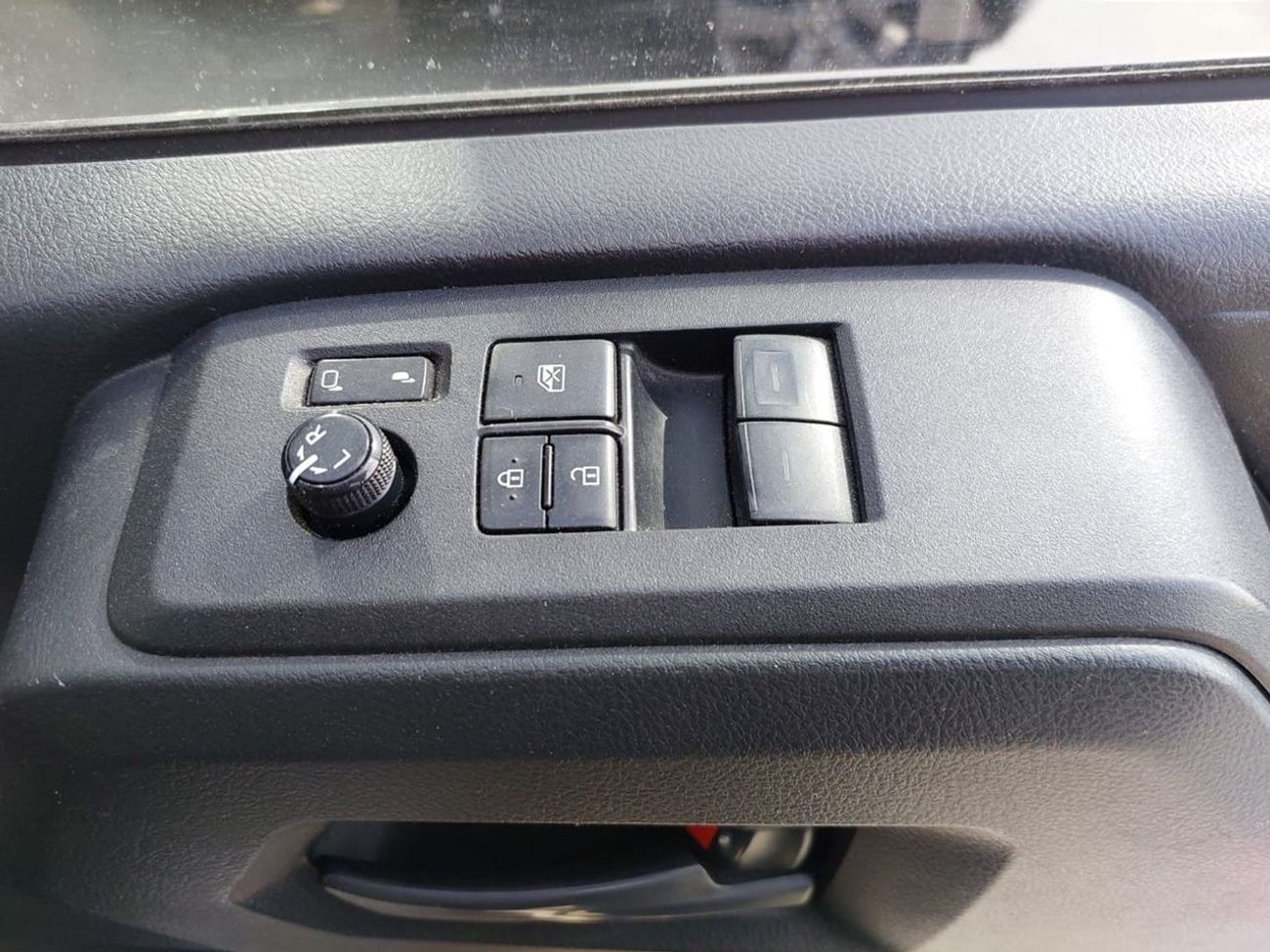 Toyota Hiace TOYOTA HIACE COMMUTER VAN RHD 2019 MODEL 2.8L DIESEL AUTOMATIC(PM01596)