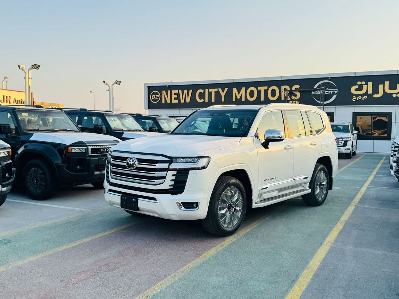 Toyota Land Cruiser TOYOTA LC300 VX 3.5L PTR  GCC A/T F/O WHITE 2025